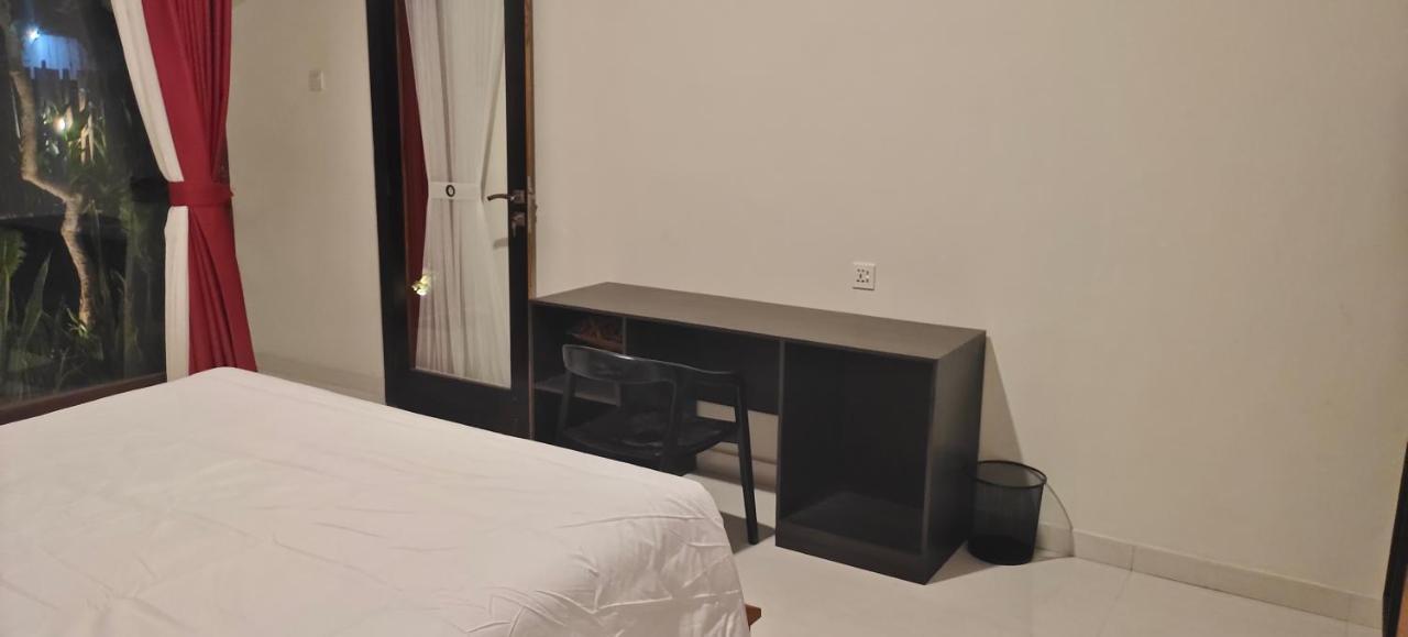 The Poetri Oka Hotel Batununggul Ngoại thất bức ảnh