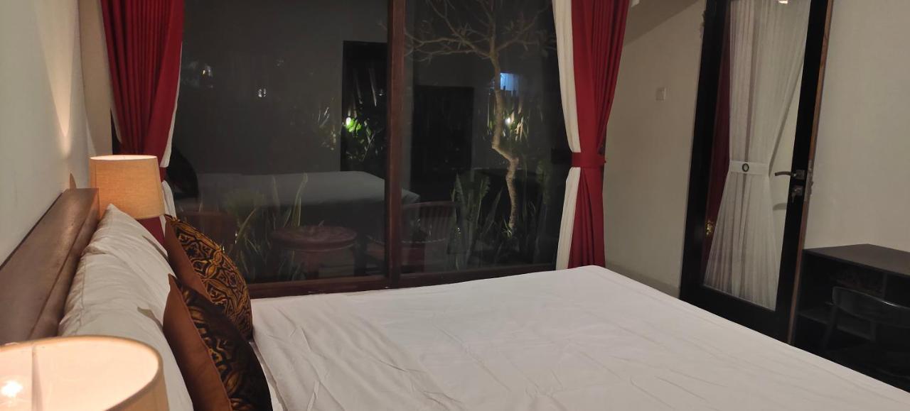 The Poetri Oka Hotel Batununggul Ngoại thất bức ảnh